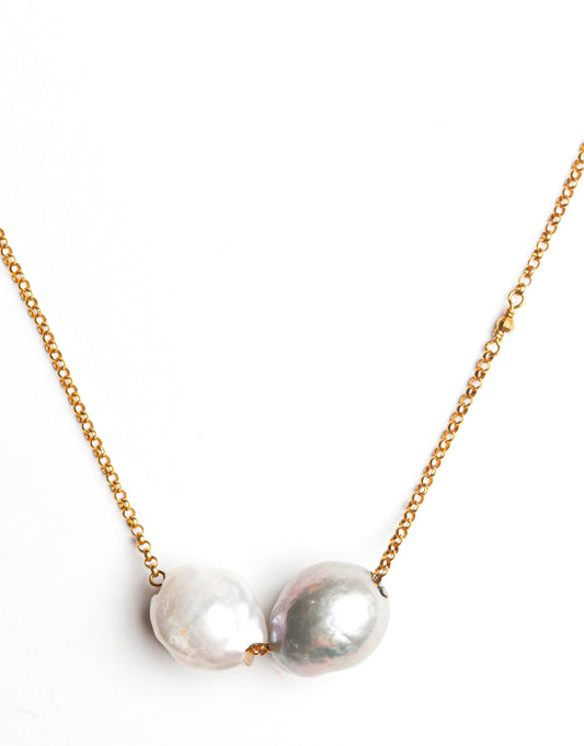 Varuna Necklace in Pearl Mix