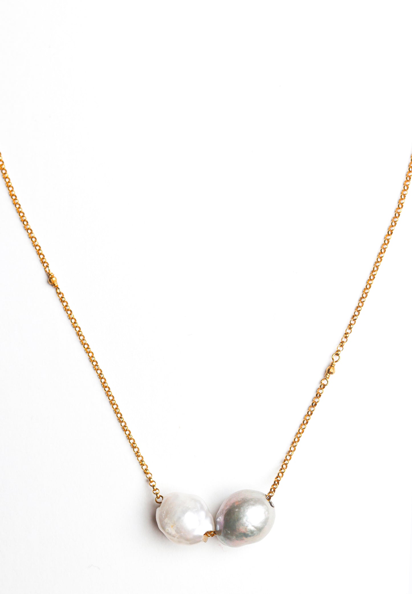 Varuna Necklace in Pearl Mix