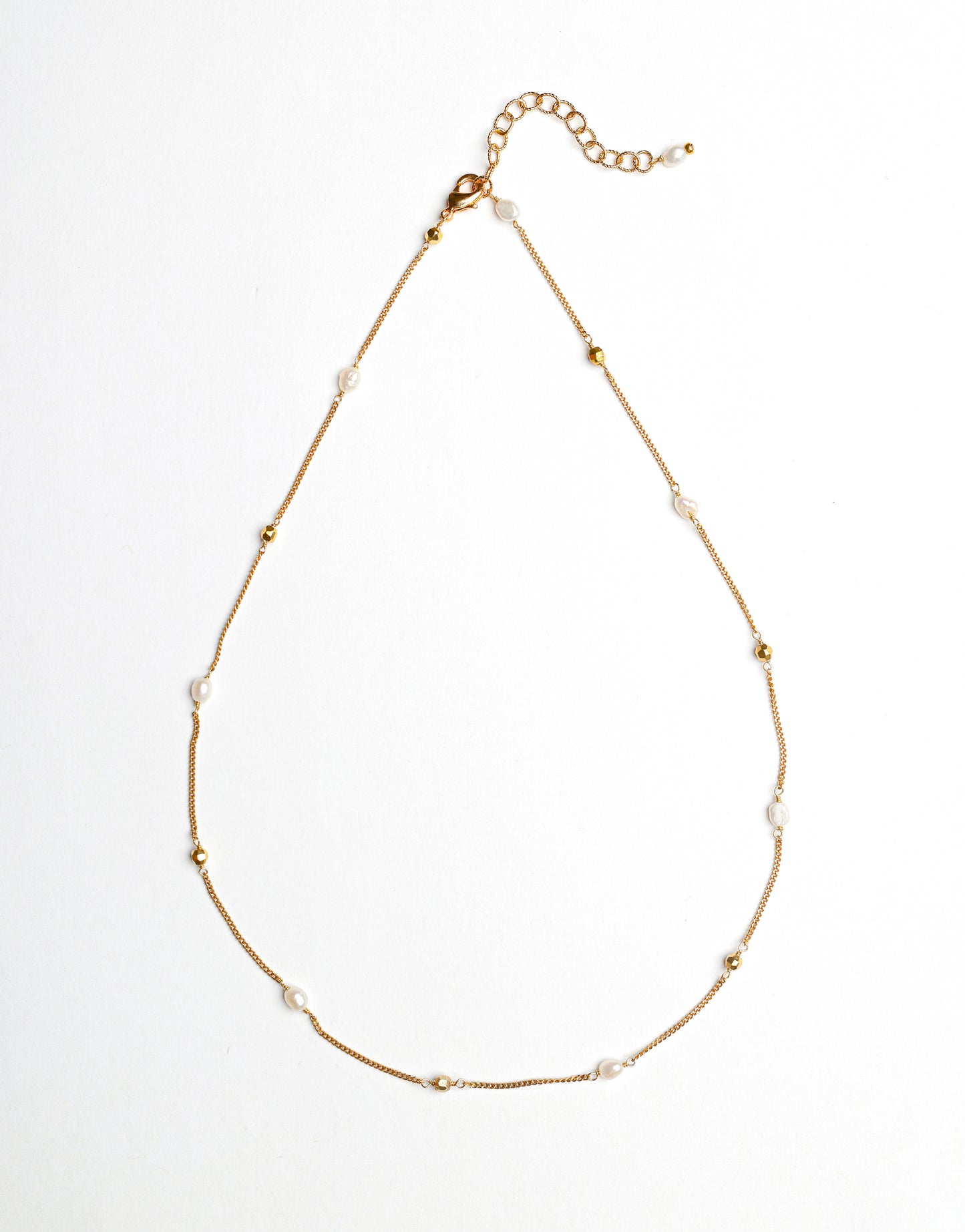 Maelyn Necklace in White Pearl