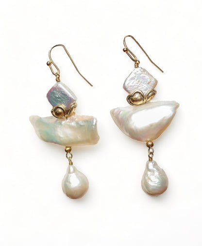 Florence Earring in White Pearl