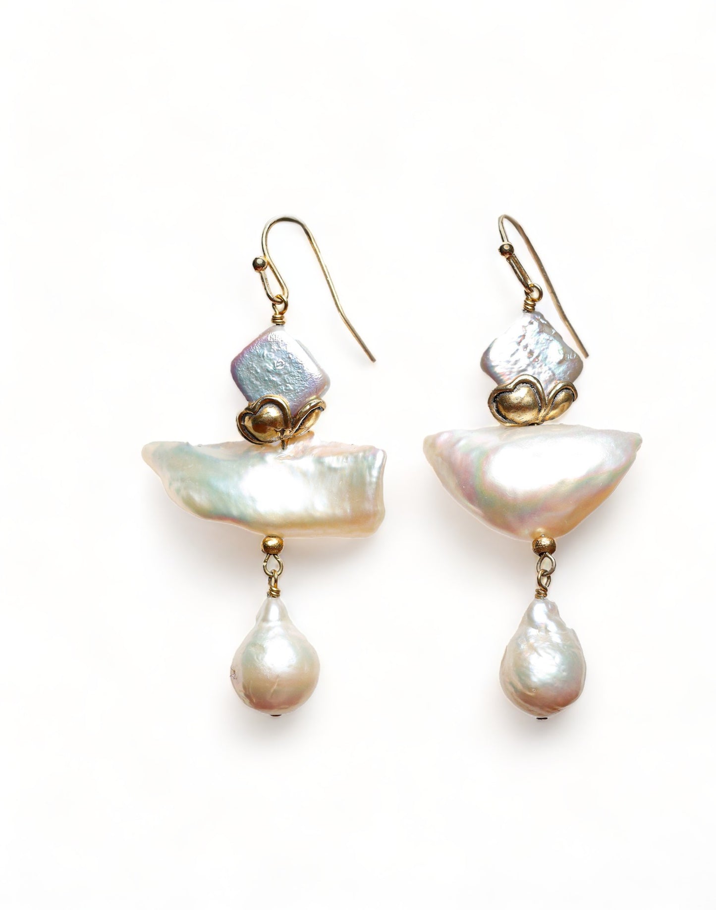 Florence Earring in White Pearl