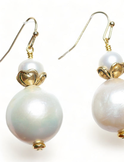 Sofia Earring in White Pearl