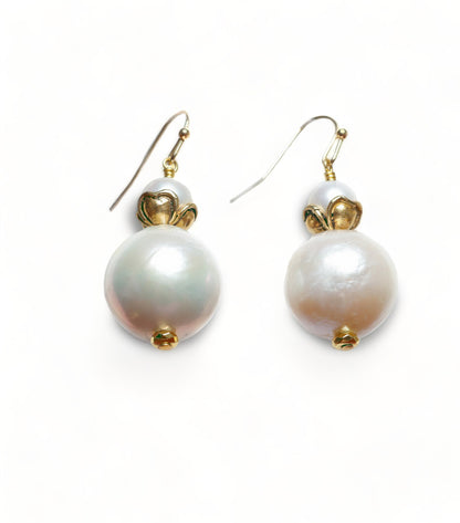 Sofia Earring in White Pearl