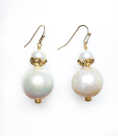 Sofia Earring in White Pearl