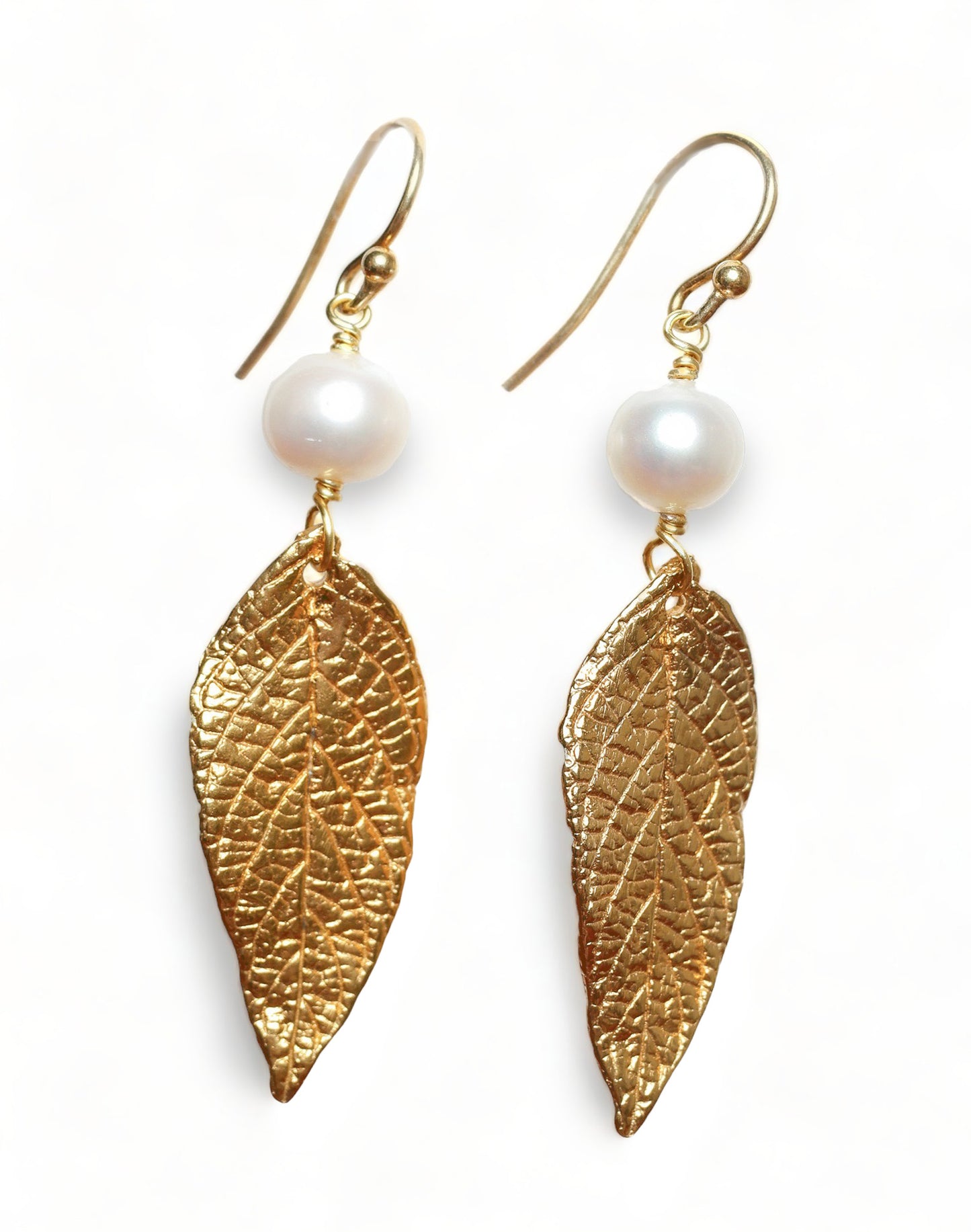 Vera Earring in White Pearl