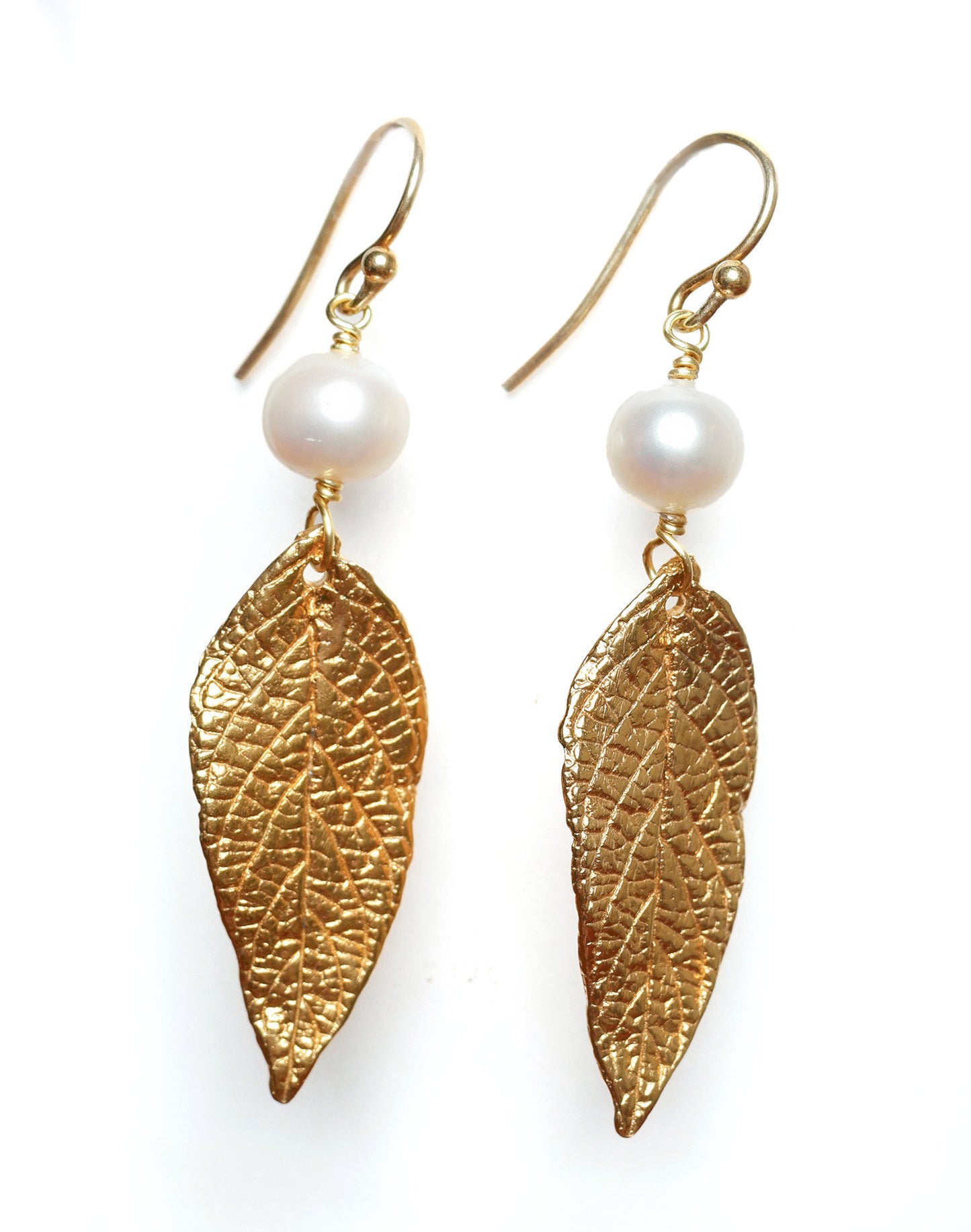 Vera Earring in White Pearl