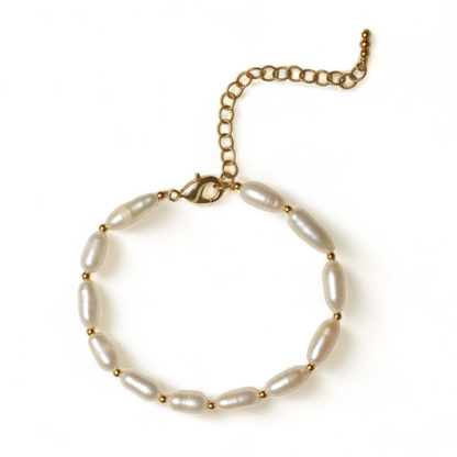 Neve Bracelet in White Pearl