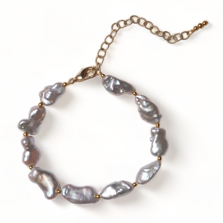 Lila Bracelet in Grey Pearl