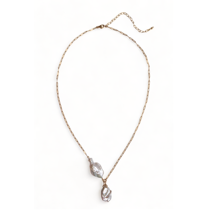 Rory Necklace in White Pearl