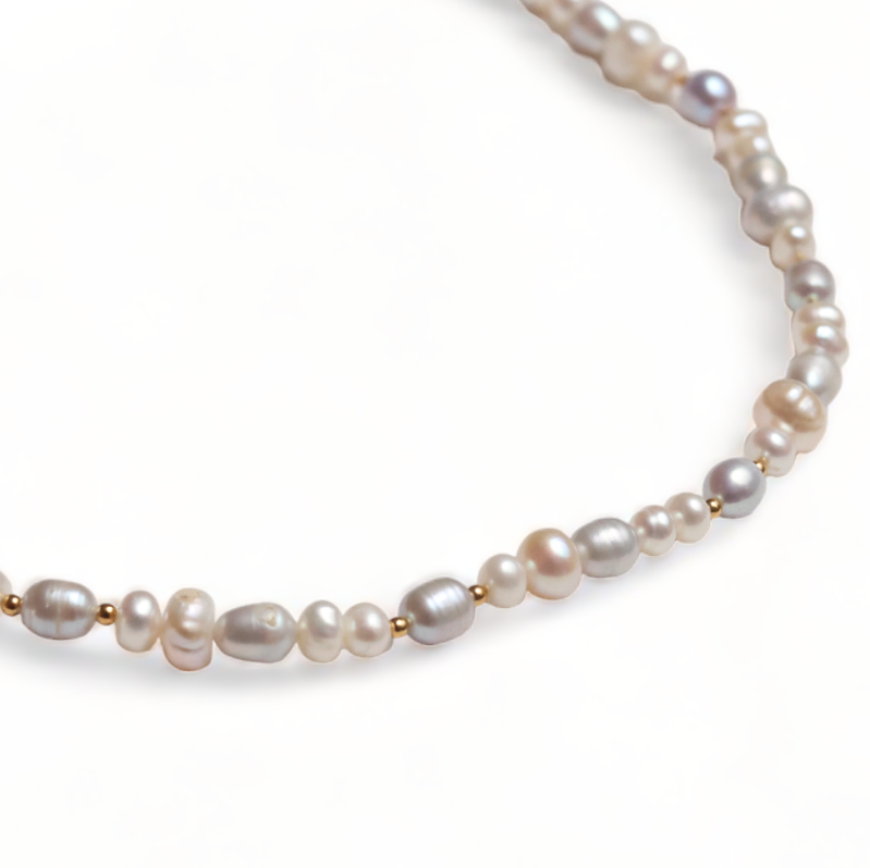 Claire Necklace in Pearl Mix