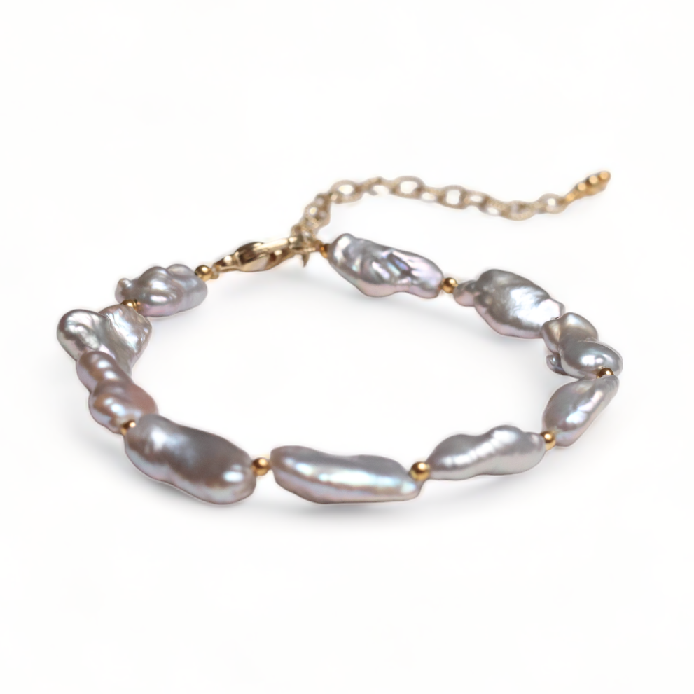 Lila Bracelet in Grey Pearl