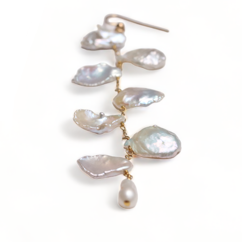 Dolly Earring in White Pearl