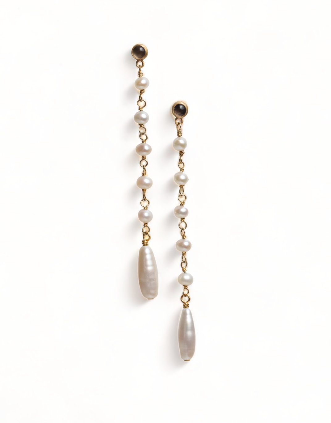 Mackenzie Earring in White Pearl