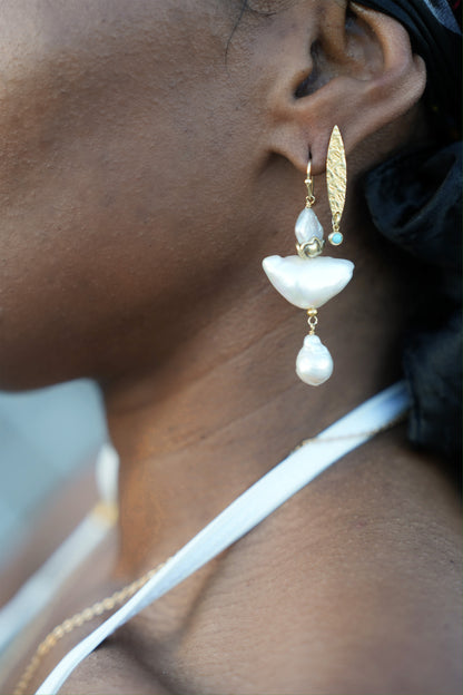 Florence Earring in White Pearl