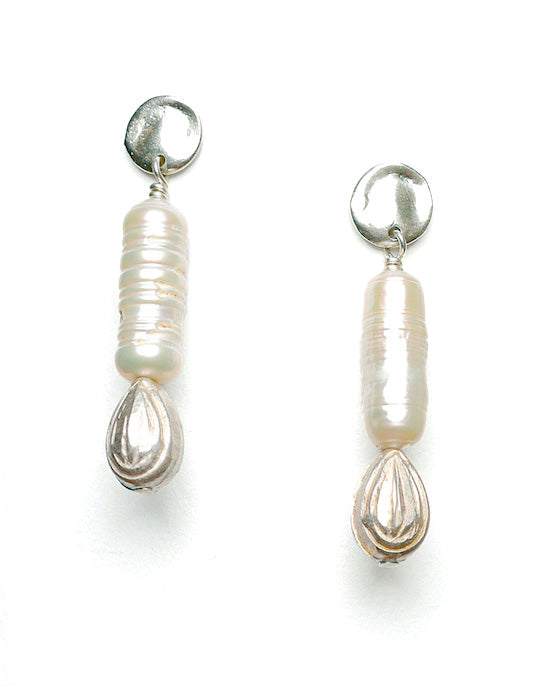 Mara Earring in White Pearl