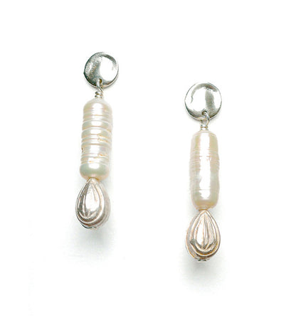 Mara Earring in White Pearl