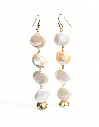 Clara Earring in White Pearl