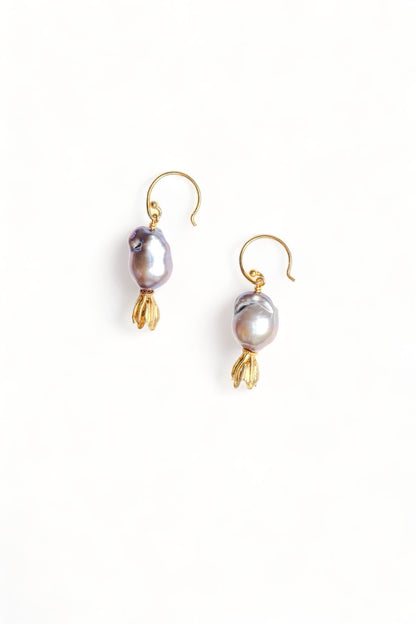 Eve Earring in Peacock Pearl