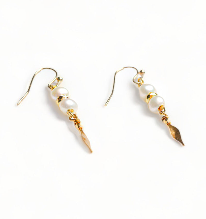 Remi Earring in White Pearl