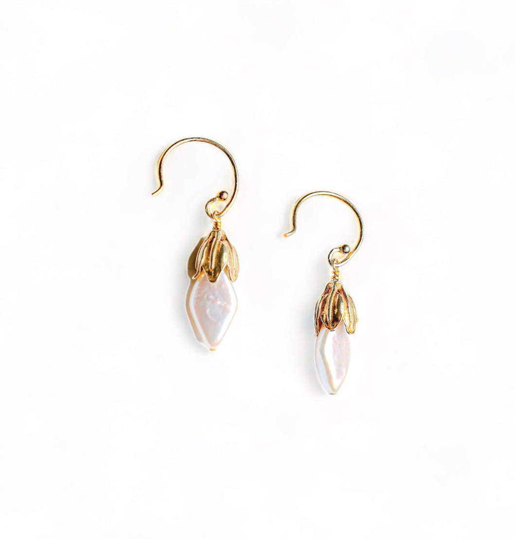 Ava Earring in White Pearl