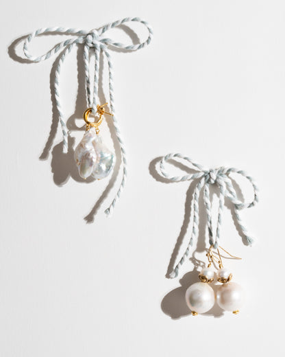 Fiona Earring in White Pearl