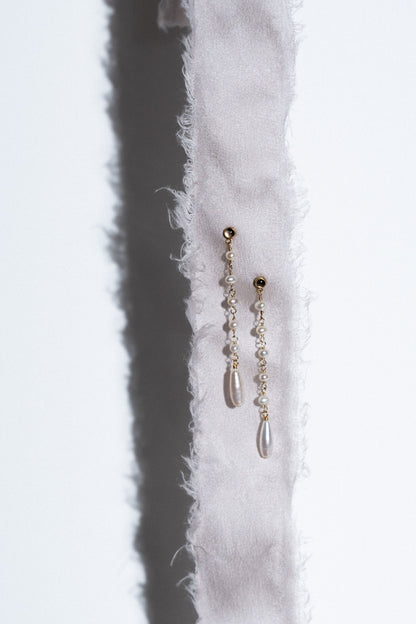 Mackenzie Earring in White Pearl