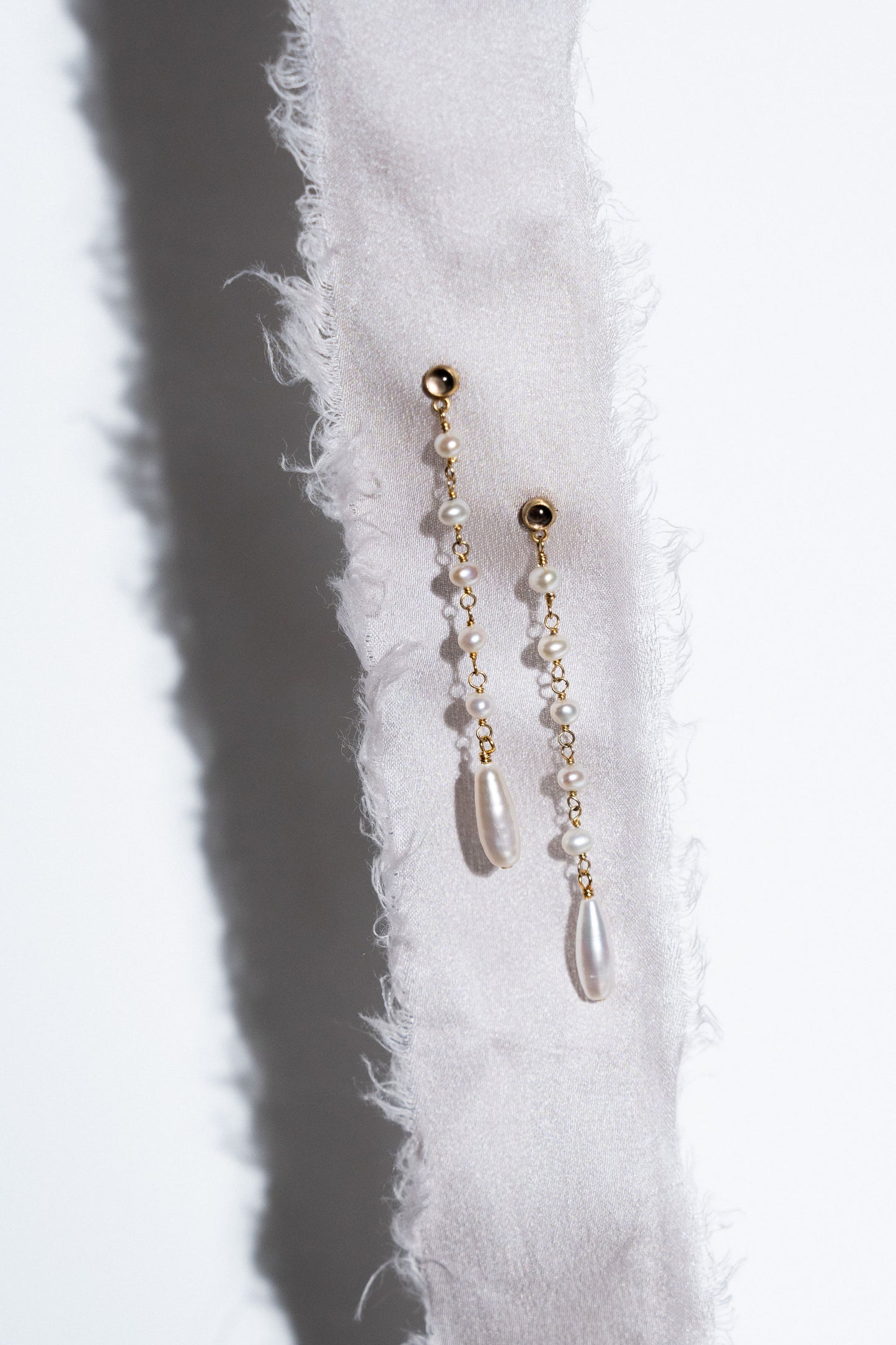 Mackenzie Earring in White Pearl