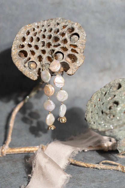 Clara Earring in White Pearl