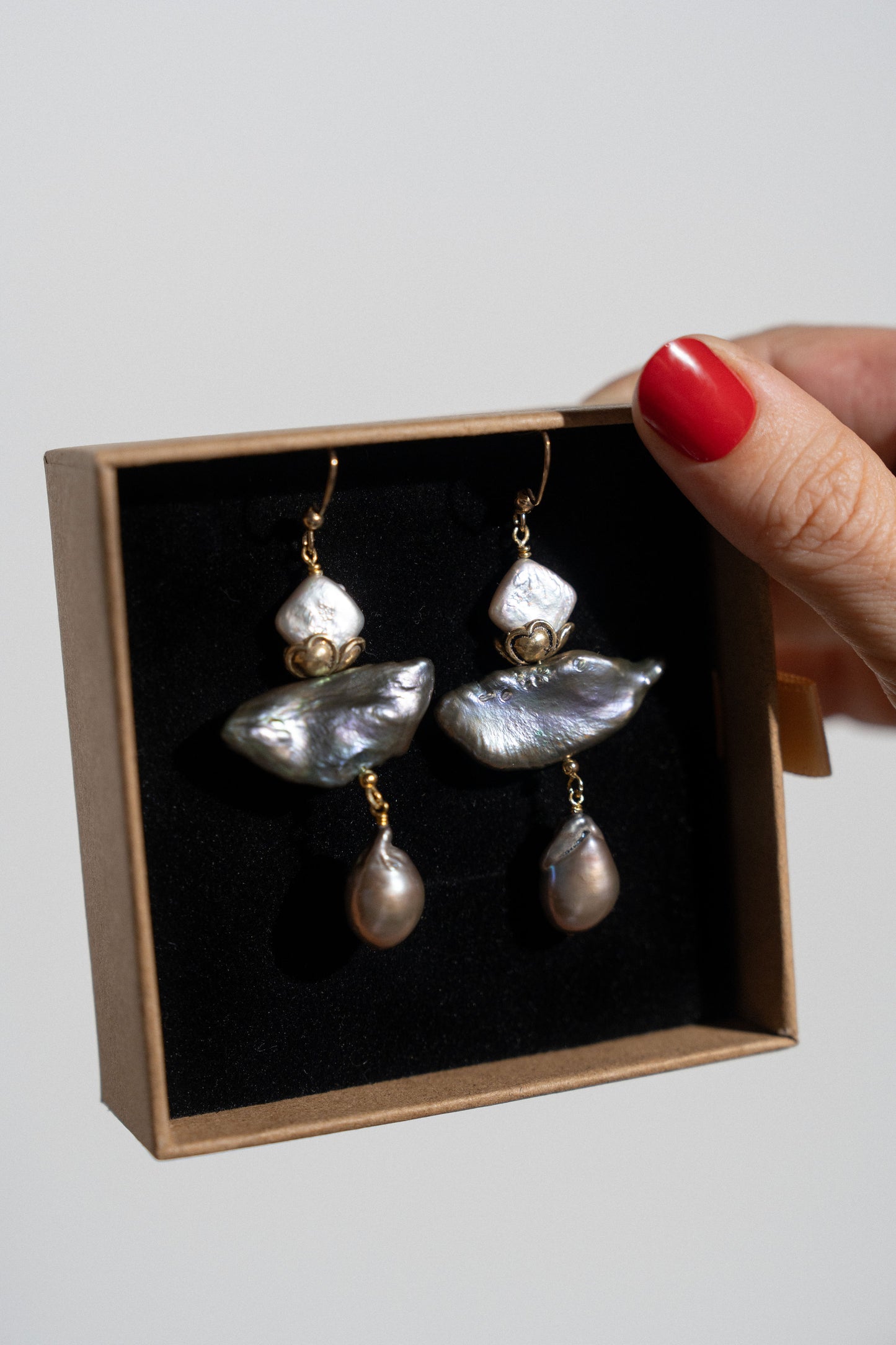 Florence Earring in Peacock Pearl